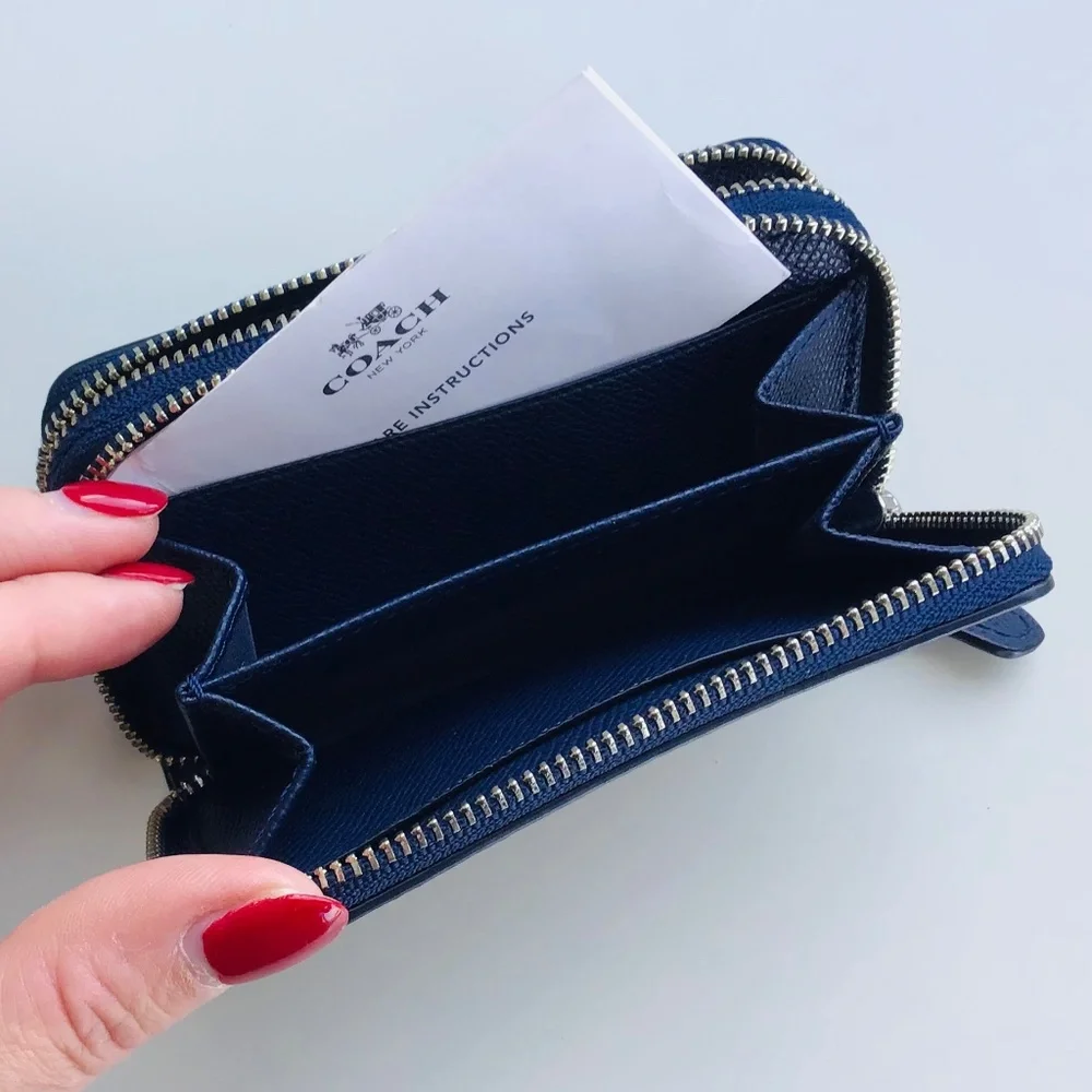 COACH small leather zip around card and coin wallet with floral pattern NWOT - Picture 5 of 10